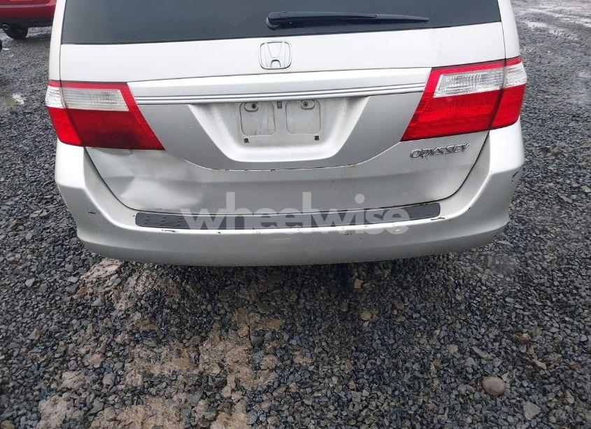 Photo 6 of 2005 Honda Odyssey EX-L (VIN 5FNRL38785B052549)