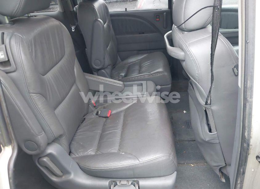 Photo 8 of 2005 Honda Odyssey EX-L (VIN 5FNRL38785B052549)