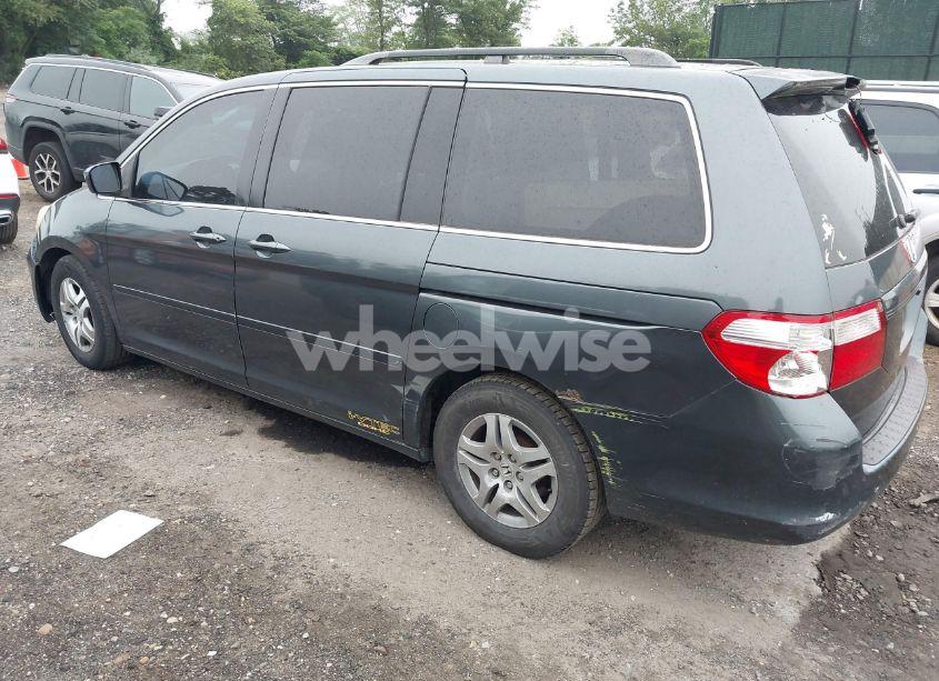 Photo 3 of 2005 Honda Odyssey EX-L (VIN 5FNRL38795B068209)