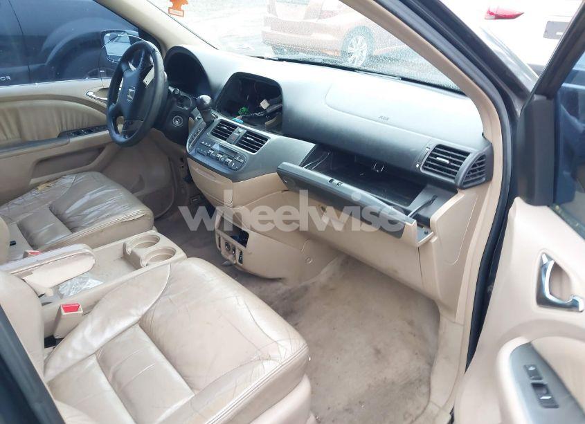 Photo 5 of 2005 Honda Odyssey EX-L (VIN 5FNRL38795B068209)