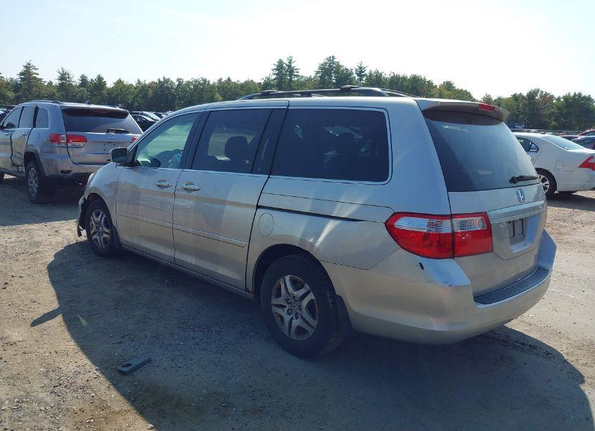 Photo 3 of 2005 Honda Odyssey EX-L (VIN 5FNRL387X5B022646)