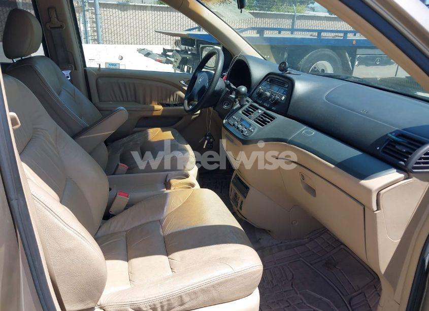 Photo 5 of 2005 Honda Odyssey EX-L (VIN 5FNRL387X5B082152)