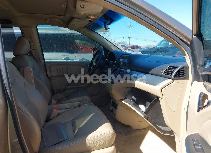 Photo 5 of 2005 Honda Odyssey EX-L (VIN 5FNRL387X5B122844)