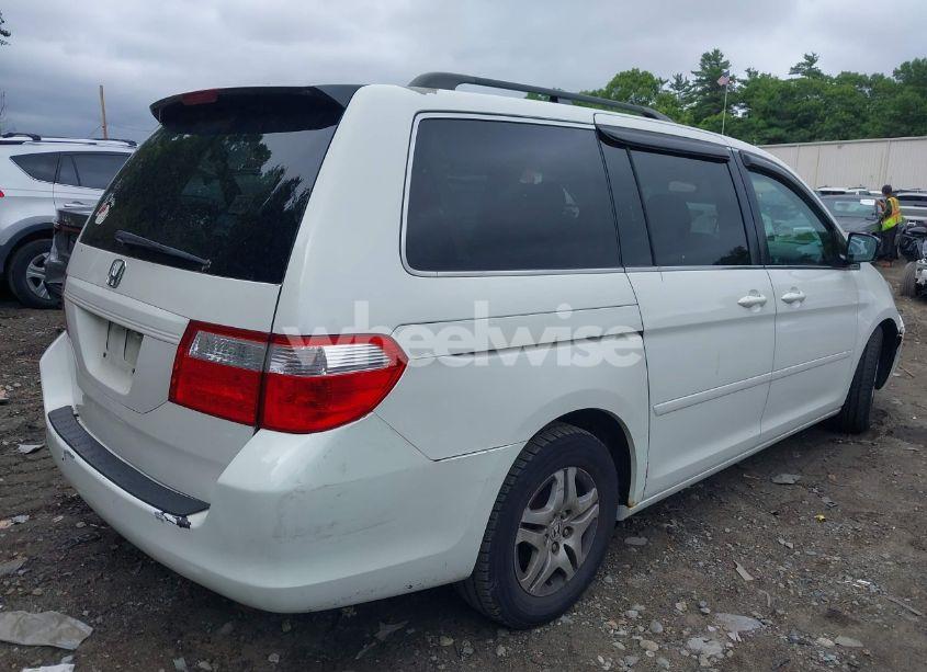 Photo 4 of 2007 Honda Odyssey EX-L (VIN 5FNRL387X7B061871)