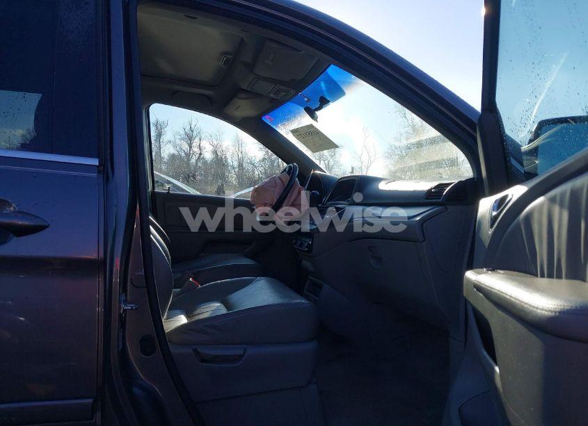 Photo 5 of 2007 Honda Odyssey EX-L (VIN 5FNRL387X7B120059)