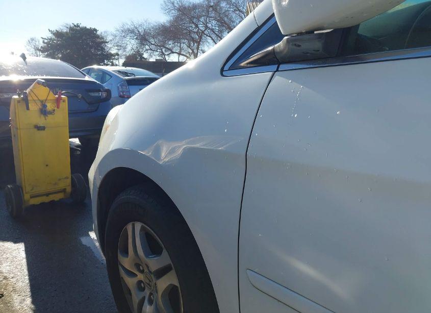 Photo 6 of 2007 Honda Odyssey EX-L (VIN 5FNRL387X7B419843)