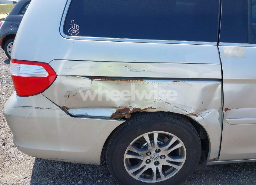 Photo 13 of 2005 Honda Odyssey TOURING (VIN 5FNRL38805B025158)