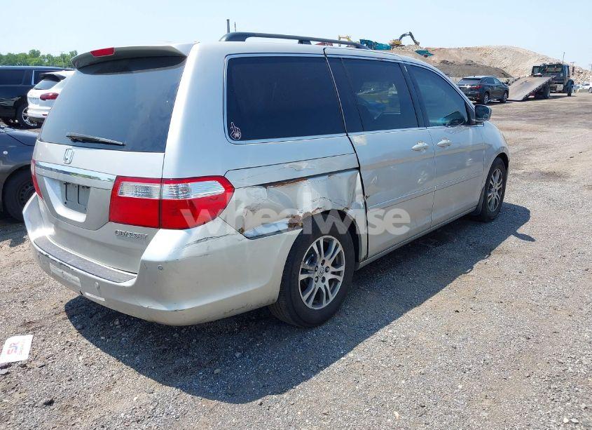 Photo 4 of 2005 Honda Odyssey TOURING (VIN 5FNRL38805B025158)