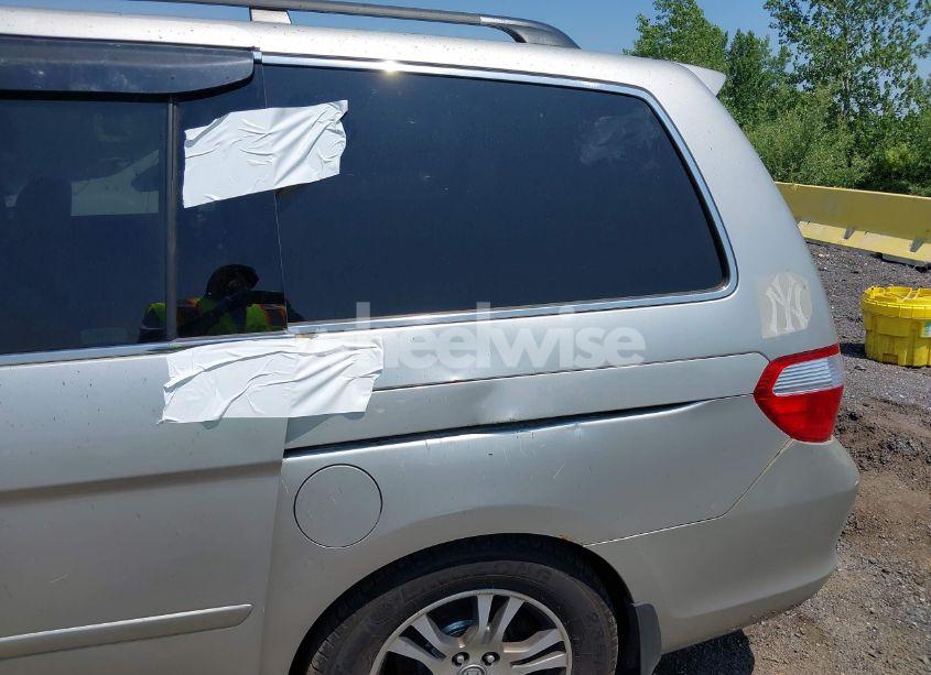 Photo 6 of 2005 Honda Odyssey TOURING (VIN 5FNRL38805B025158)