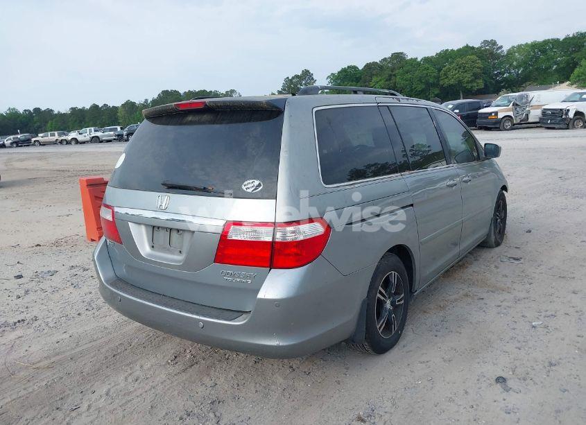 Photo 4 of 2005 Honda Odyssey TOURING (VIN 5FNRL38815B027811)