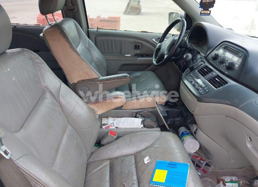 Photo 5 of 2005 Honda Odyssey TOURING (VIN 5FNRL38815B027811)