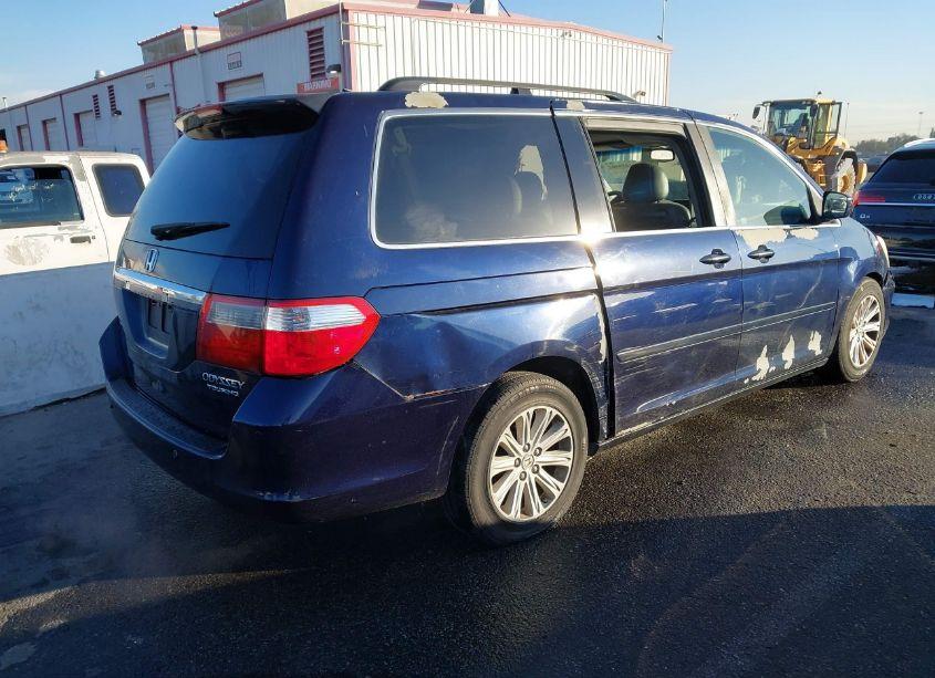 Photo 4 of 2005 Honda Odyssey TOURING (VIN 5FNRL38825B011701)