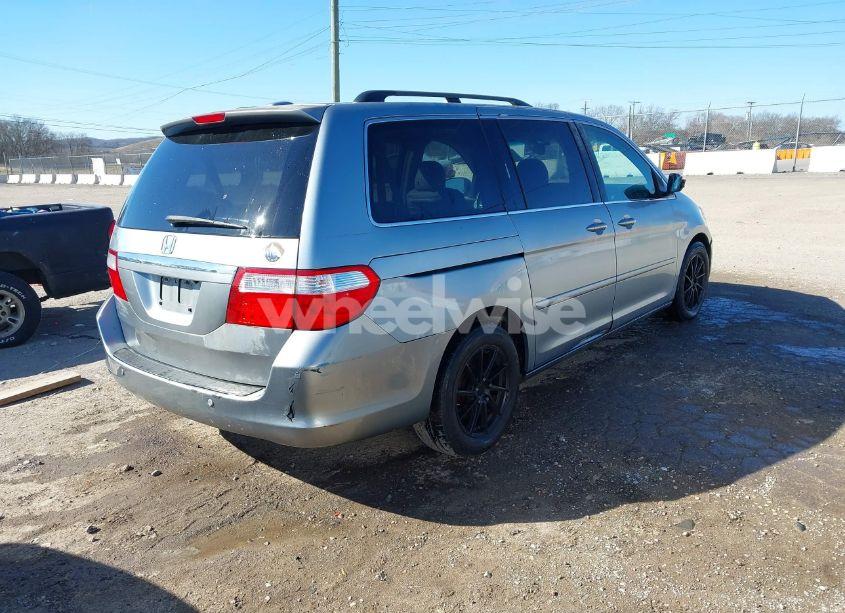 Photo 4 of 2006 Honda Odyssey TOURING (VIN 5FNRL38826B047759)