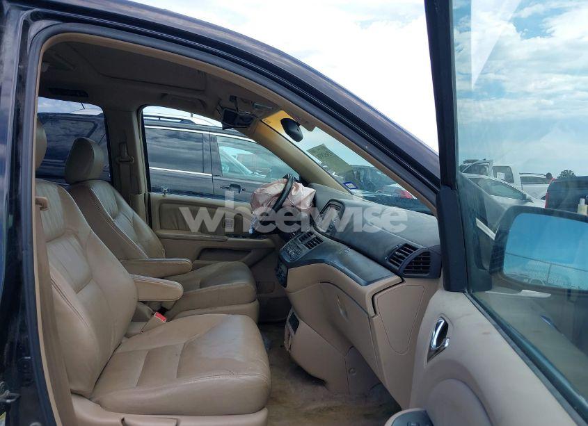 Photo 5 of 2005 Honda Odyssey TOURING (VIN 5FNRL38835B115825)