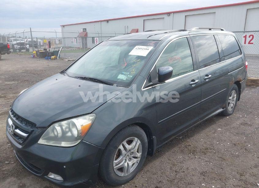 Photo 2 of 2005 Honda Odyssey TOURING (VIN 5FNRL38845B076811)