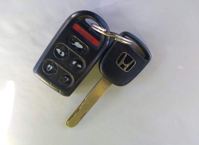 Photo 11 of 2005 Honda Odyssey TOURING (VIN 5FNRL38845B132584)