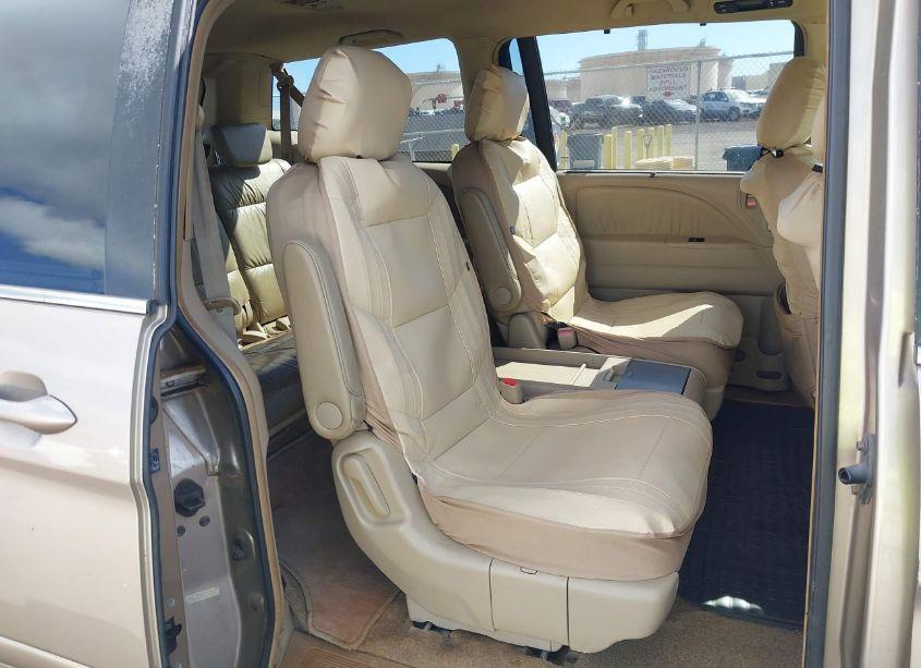 Photo 8 of 2005 Honda Odyssey TOURING (VIN 5FNRL38845B132584)