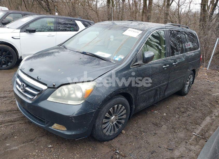 Photo 2 of 2005 Honda Odyssey TOURING (VIN 5FNRL38865B007294)