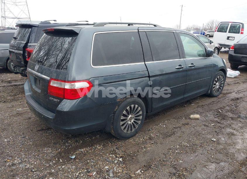 Photo 4 of 2005 Honda Odyssey TOURING (VIN 5FNRL38865B007294)