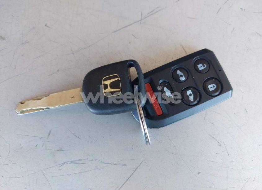 Photo 11 of 2005 Honda Odyssey TOURING (VIN 5FNRL38885B094776)