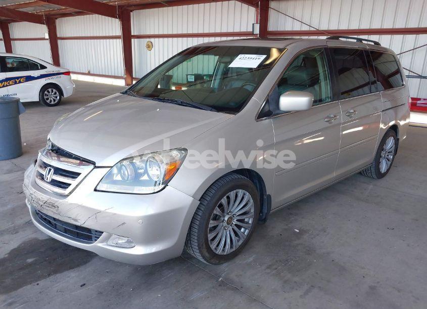 Photo 2 of 2005 Honda Odyssey TOURING (VIN 5FNRL38885B094776)