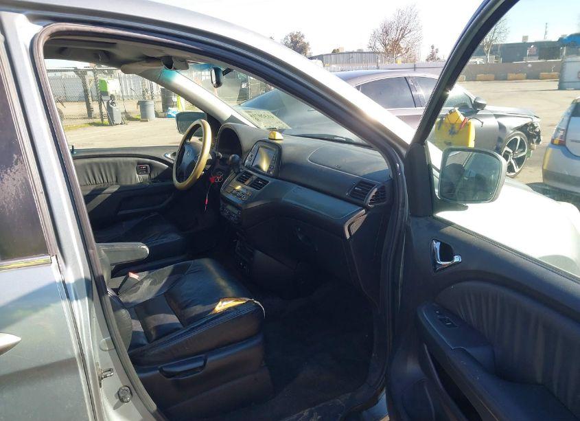 Photo 5 of 2005 Honda Odyssey TOURING (VIN 5FNRL38895B105154)