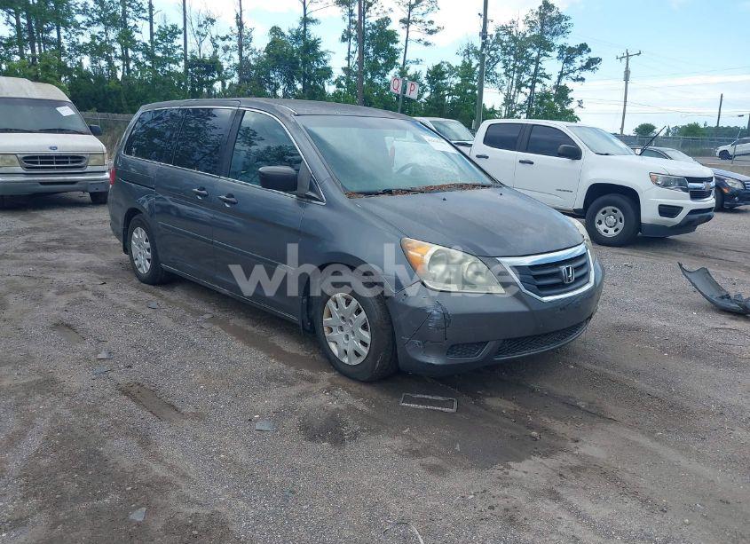 2010 Honda Odyssey LX (VIN 5FNRL3H20AB111768) main photo