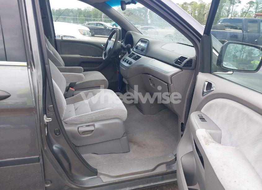 Photo 5 of 2010 Honda Odyssey LX (VIN 5FNRL3H20AB111768)