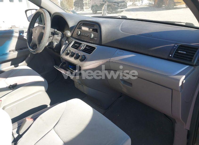 Photo 5 of 2010 Honda Odyssey LX (VIN 5FNRL3H21AB062693)