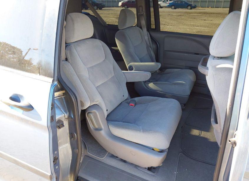 Photo 8 of 2010 Honda Odyssey LX (VIN 5FNRL3H22AB066932)