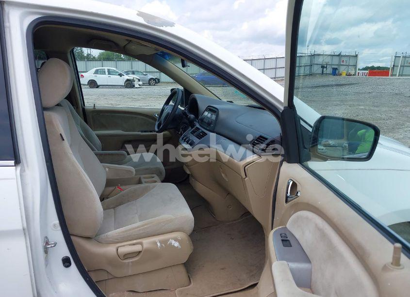 Photo 5 of 2010 Honda Odyssey LX (VIN 5FNRL3H23AB090530)