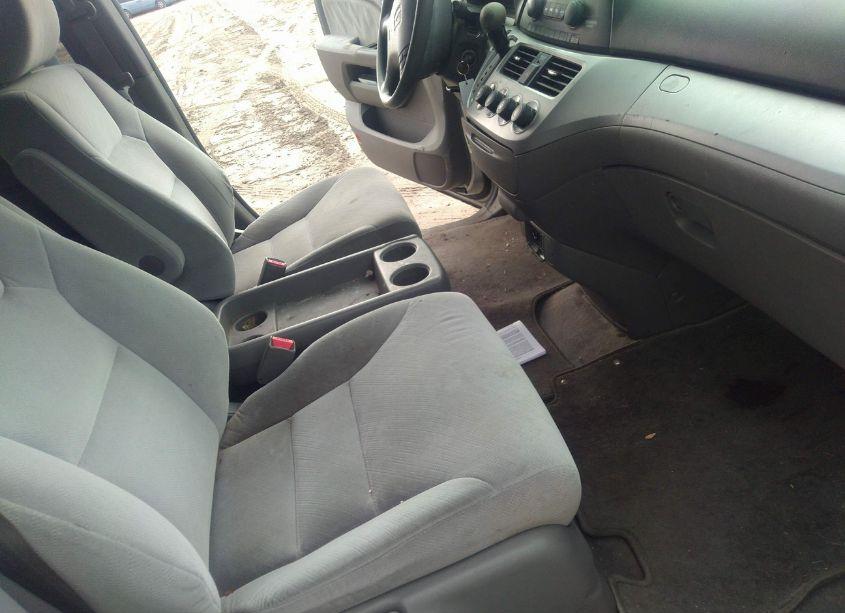 Photo 5 of 2010 Honda Odyssey LX (VIN 5FNRL3H23AB112073)