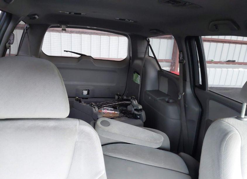 Photo 8 of 2010 Honda Odyssey LX (VIN 5FNRL3H24AB089130)