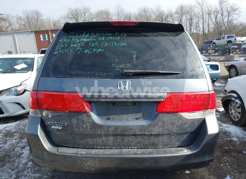 Photo 16 of 2010 Honda Odyssey LX (VIN 5FNRL3H27AB011490)