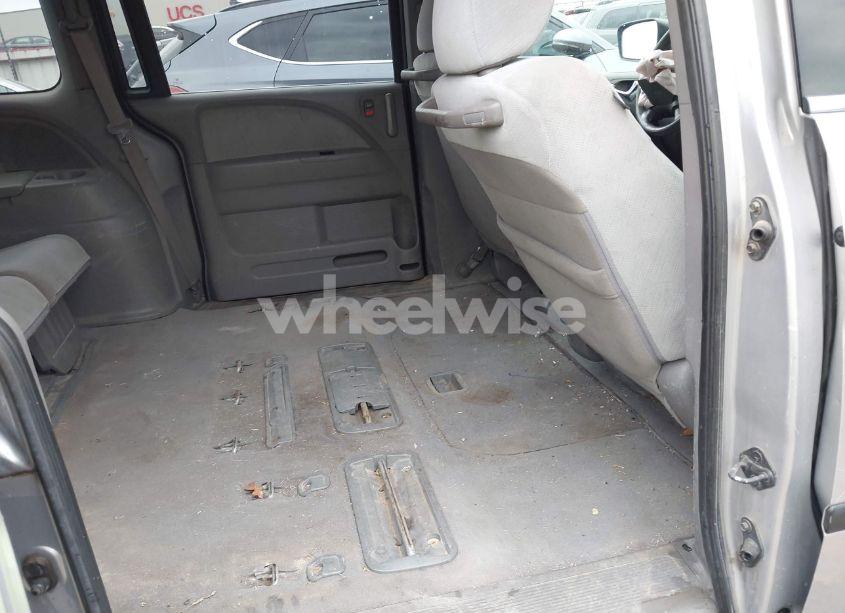 Photo 8 of 2010 Honda Odyssey LX (VIN 5FNRL3H28AB009182)