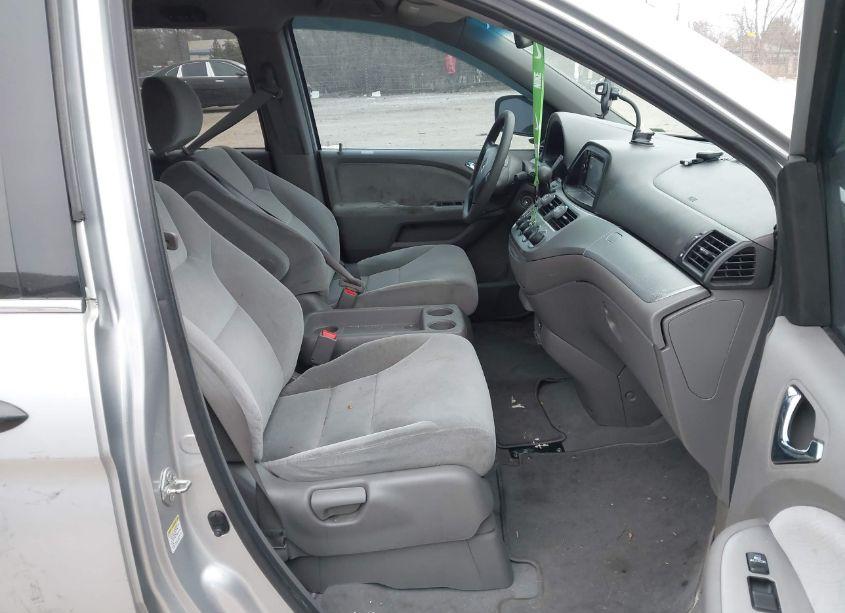 Photo 5 of 2010 Honda Odyssey LX (VIN 5FNRL3H28AB100338)