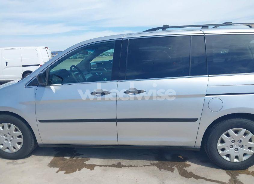 Photo 15 of 2010 Honda Odyssey LX (VIN 5FNRL3H29AB016884)