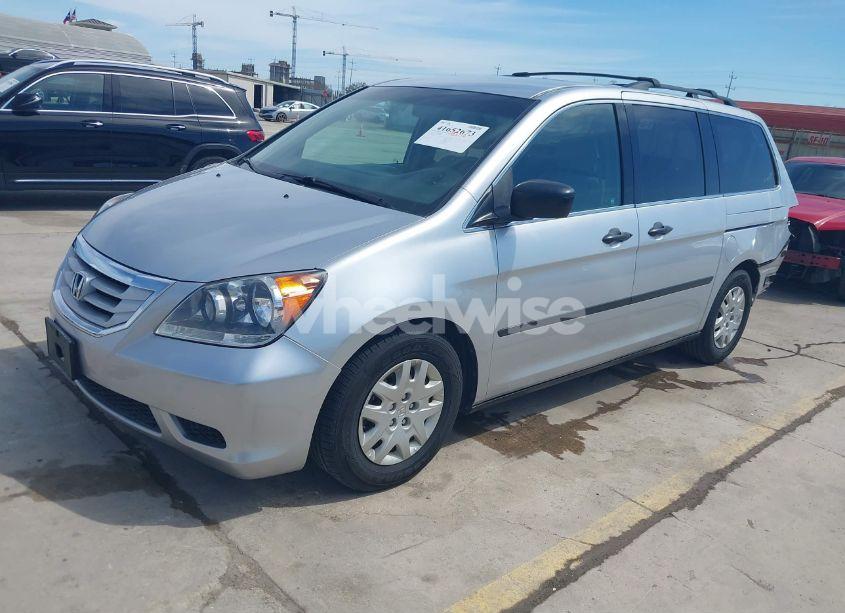 Photo 2 of 2010 Honda Odyssey LX (VIN 5FNRL3H29AB016884)