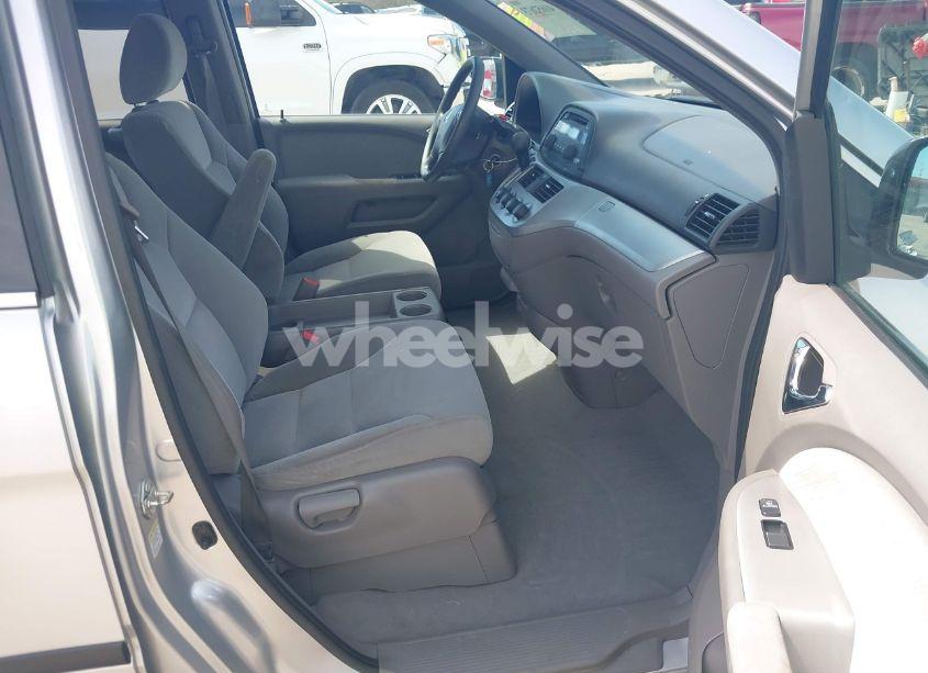 Photo 5 of 2010 Honda Odyssey LX (VIN 5FNRL3H29AB016884)