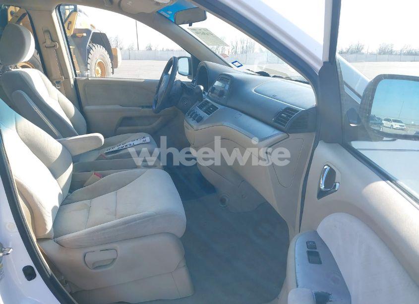 Photo 5 of 2010 Honda Odyssey LX (VIN 5FNRL3H29AB017405)