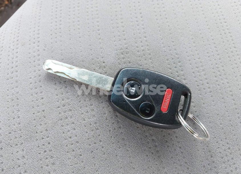 Photo 11 of 2010 Honda Odyssey LX (VIN 5FNRL3H29AB026749)