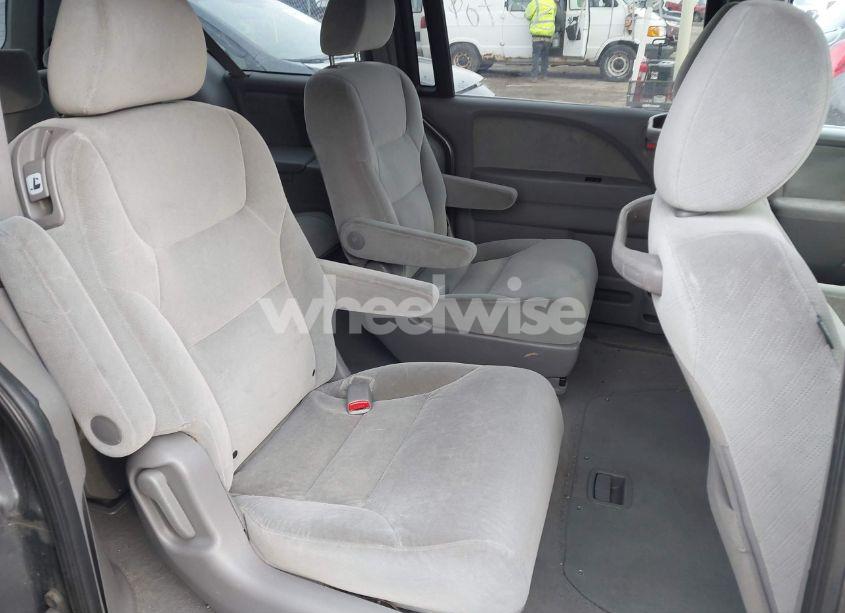 Photo 8 of 2010 Honda Odyssey LX (VIN 5FNRL3H29AB026749)