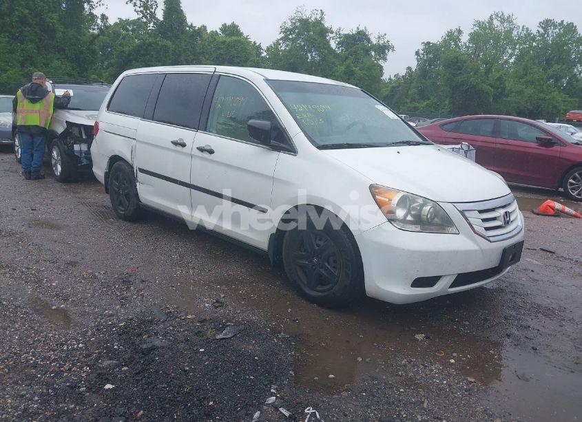2010 Honda Odyssey LX (VIN 5FNRL3H29AB110330) main photo