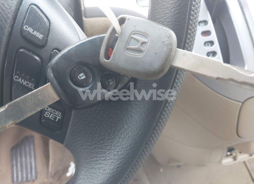 Photo 11 of 2010 Honda Odyssey LX (VIN 5FNRL3H29AB110330)