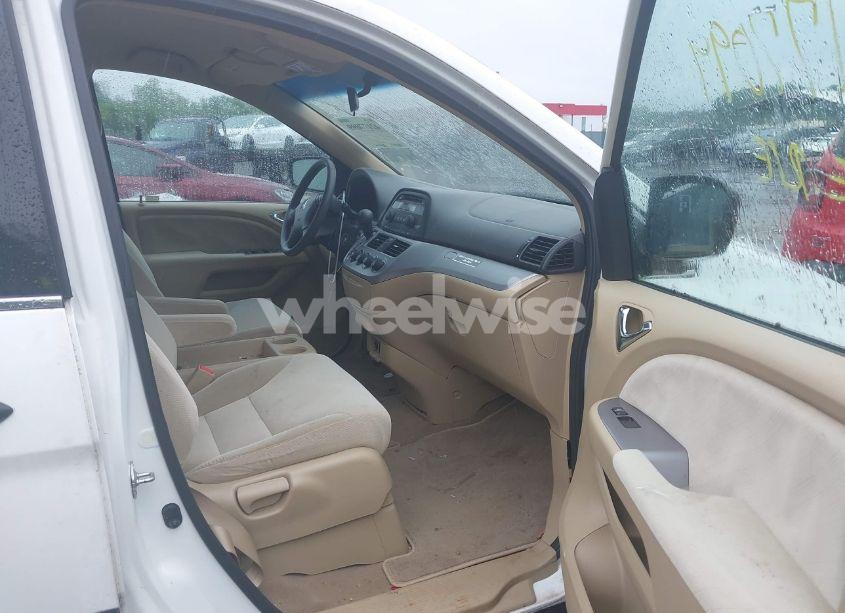 Photo 5 of 2010 Honda Odyssey LX (VIN 5FNRL3H29AB110330)