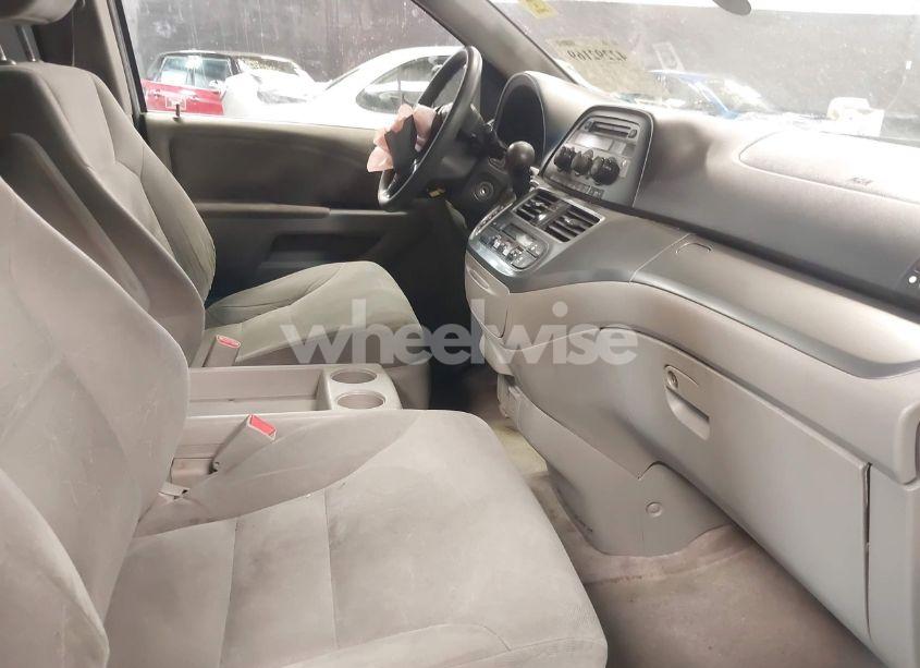 Photo 5 of 2010 Honda Odyssey EX (VIN 5FNRL3H40AB092365)