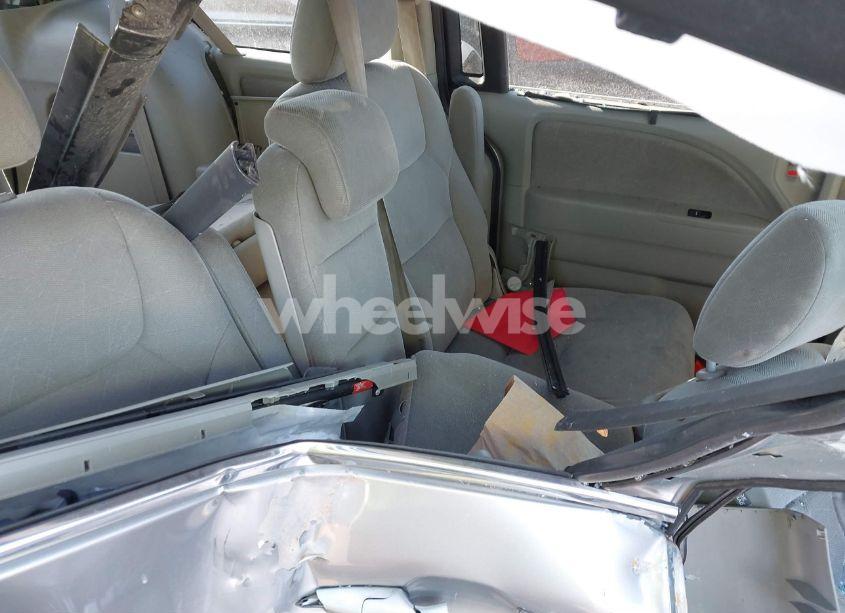 Photo 8 of 2010 Honda Odyssey EX (VIN 5FNRL3H43AB103309)