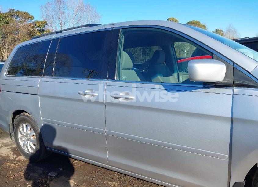 Photo 13 of 2010 Honda Odyssey EX (VIN 5FNRL3H43AB112222)