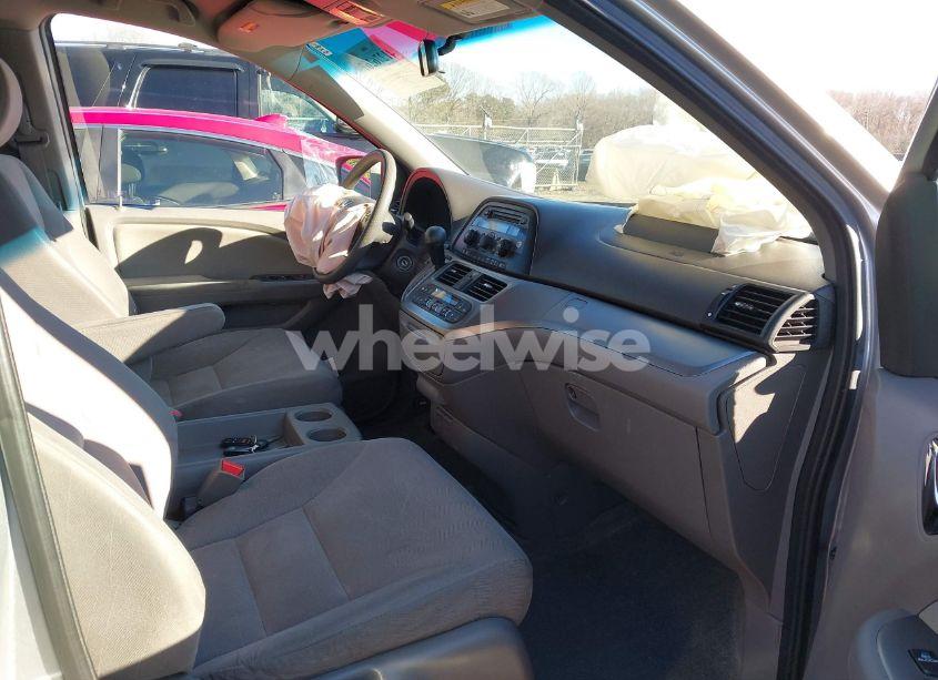 Photo 5 of 2010 Honda Odyssey EX (VIN 5FNRL3H43AB112222)