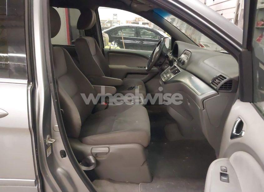 Photo 5 of 2010 Honda Odyssey EX (VIN 5FNRL3H46AB077515)